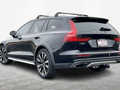Used 2020 Volvo V60 T5 Cross Country w/ Protection Package Premier image 10