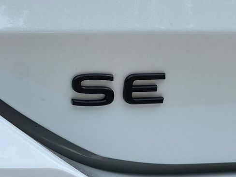 New 2026 Volkswagen Tiguan SE R-Line AWD/4WD image 10