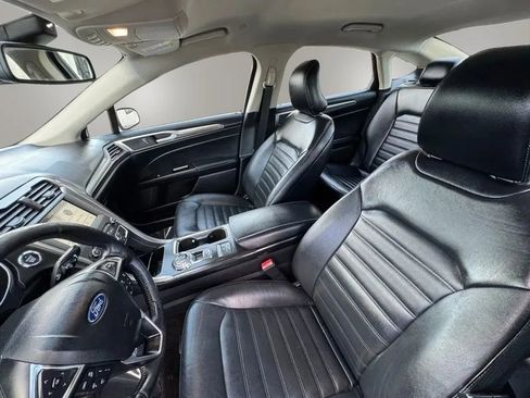 Used 2019 Ford Fusion SE FWD image 11