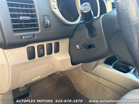 Used 2004 Toyota 4Runner SR5 image 21