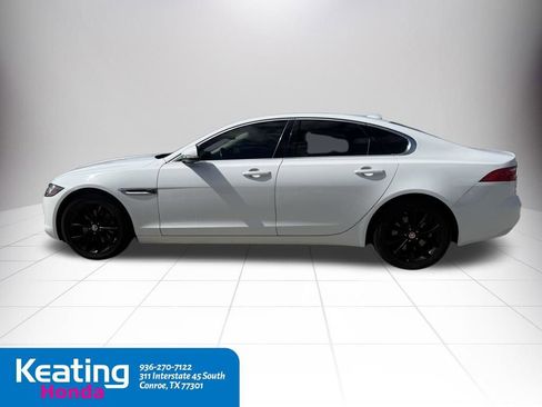 Used 2020 Jaguar XF Premium image 10