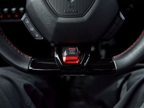 Used 2020 Lamborghini Huracan EVO image 53