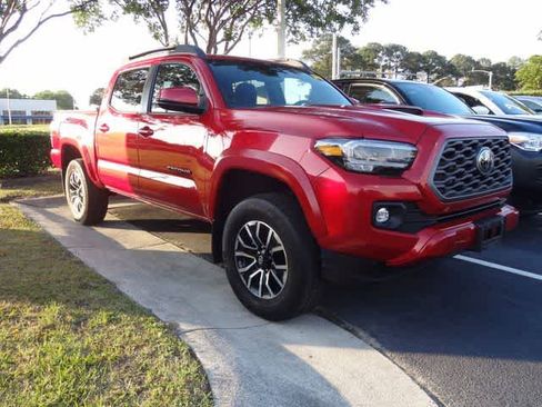 Used 2023 Toyota Tacoma TRD Sport AWD/4WD image 3