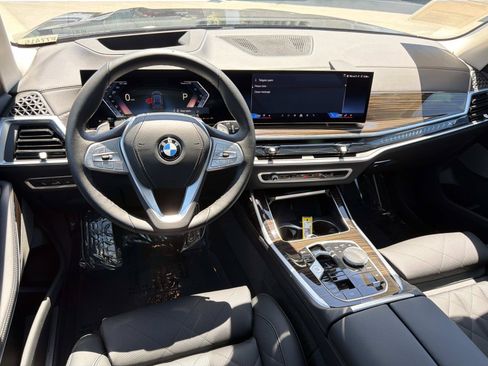 Used 2026 BMW X7 xDrive40i w/ Premium Package AWD/4WD image 7