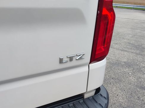 Used 2020 Chevrolet Silverado 1500 LTZ AWD/4WD image 9