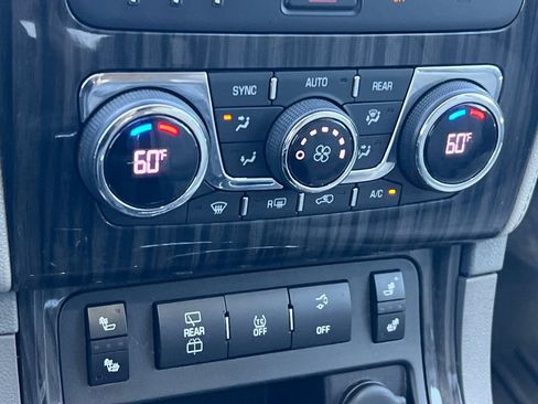 Used 2013 Chevrolet Traverse LT AWD/4WD image 22