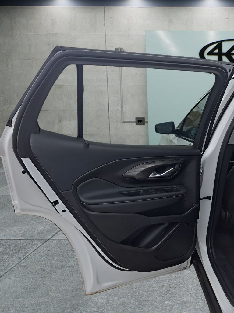 Used 2024 GMC Terrain SLE FWD image 14