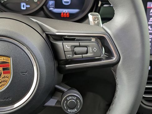 Certified 2026 Porsche Macan AWD/4WD image 22
