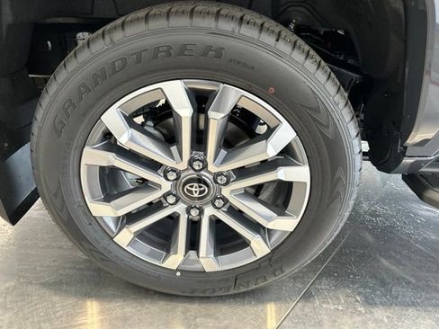 Used 2026 Toyota 4Runner Limited AWD/4WD image 21