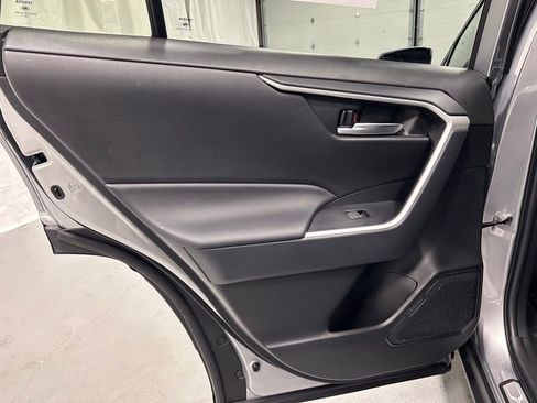 Used 2025 Toyota RAV4 XLE image 41