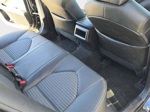 Used 2024 Toyota Camry SE image 13
