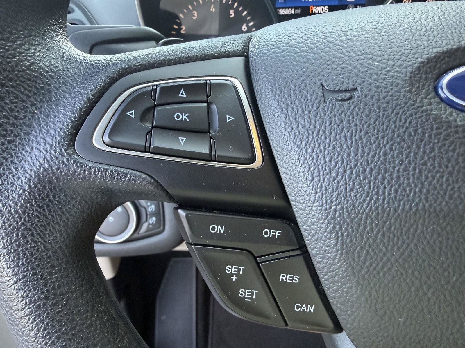 Used 2017 Ford Escape SE w/ Equipment Group 201A FWD image 11