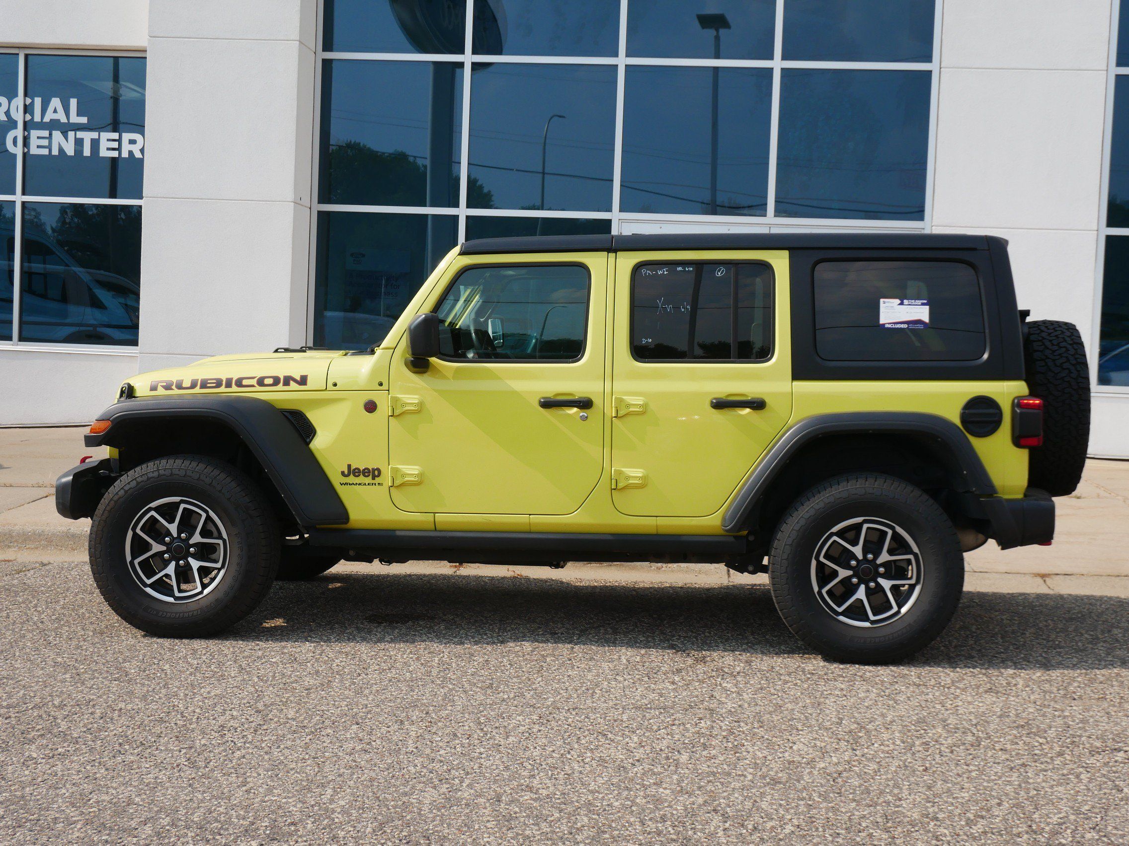 Used 2024 Jeep Wrangler Unlimited Rubicon AWD/4WD image 26