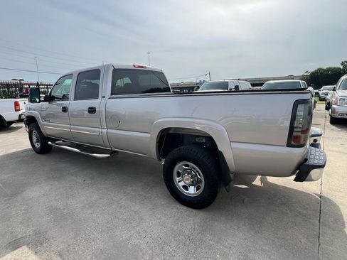Used 2006 Chevrolet Silverado 2500 LT w/ Heavy-Duty Power Package RWD image 4