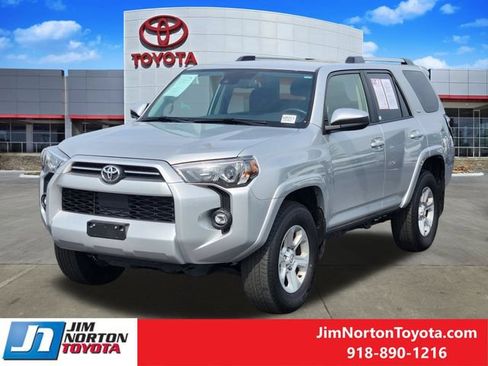 Used 2024 Toyota 4Runner SR5 AWD/4WD image 3