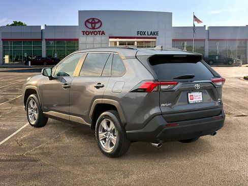 Used 2025 Toyota RAV4 XLE AWD/4WD image 3
