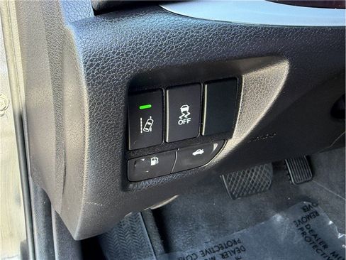 Used 2015 Acura TLX w/ Technology Package FWD image 19
