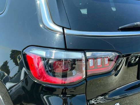 Certified 2022 Jeep Compass Latitude w/ Convenience Group image 8