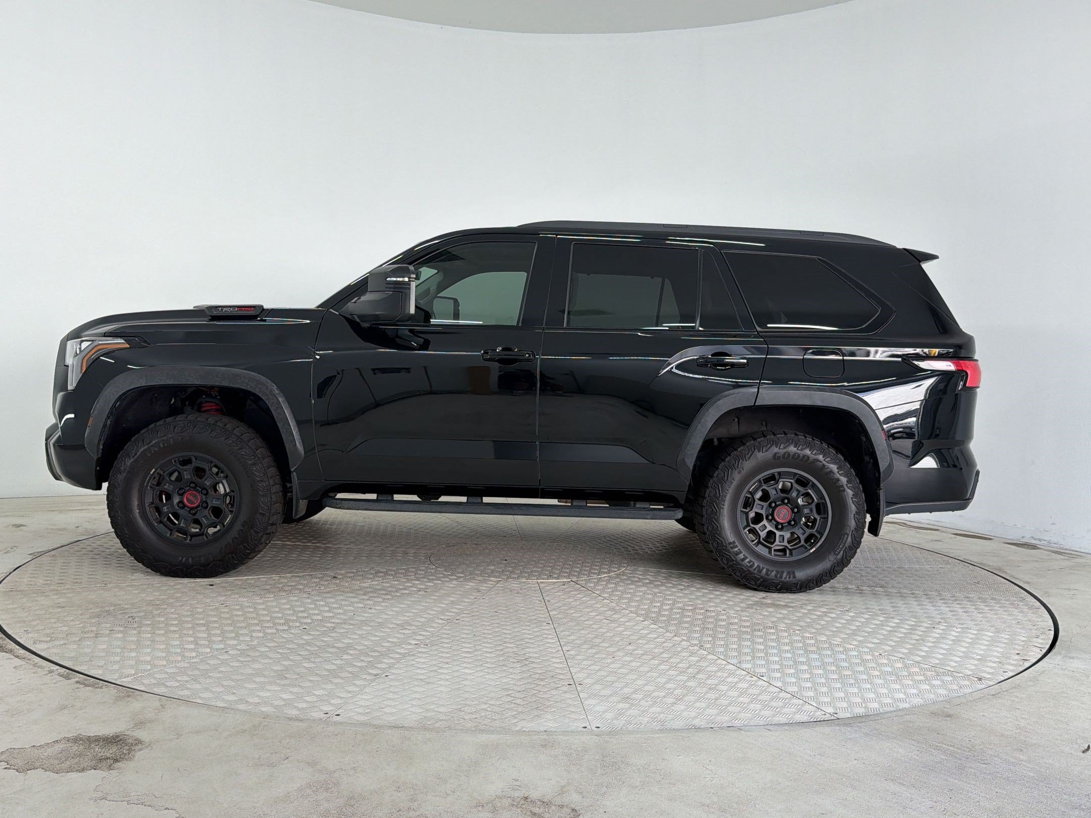 Used 2023 Toyota Sequoia TRD Pro AWD/4WD image 2