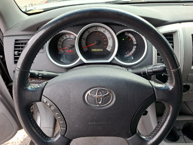 Used 2011 Toyota Tacoma 4x4 Access Cab V6 w/ TRD Off-Road Pkg image 13