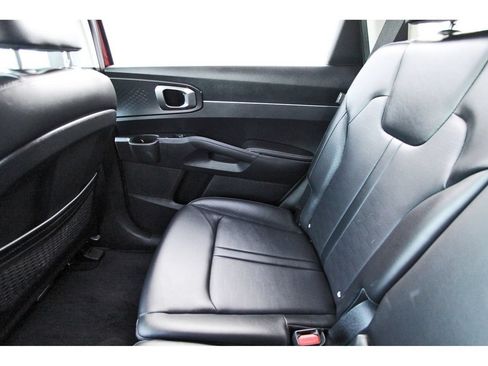 Certified 2025 Kia Sorento S w/ Panoramic Sunroof Package FWD image 12