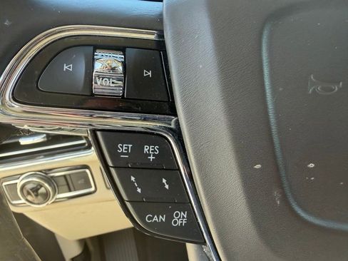 Used 2018 Lincoln Navigator Reserve w/ Technology Package image 13