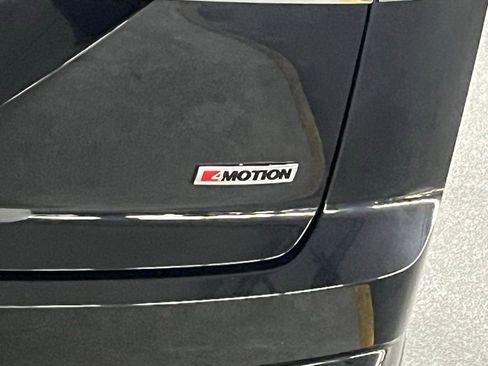 Used 2022 Volkswagen Atlas Cross Sport SE image 33