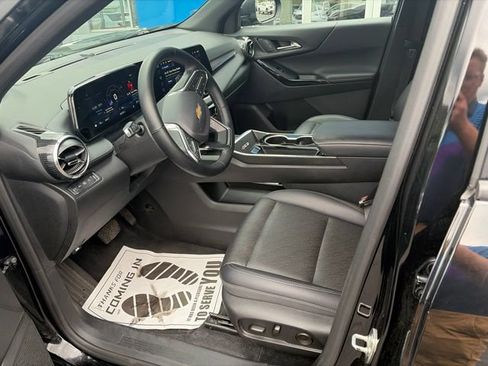Used 2025 Chevrolet Equinox LT w/ Convenience Package II AWD/4WD image 4