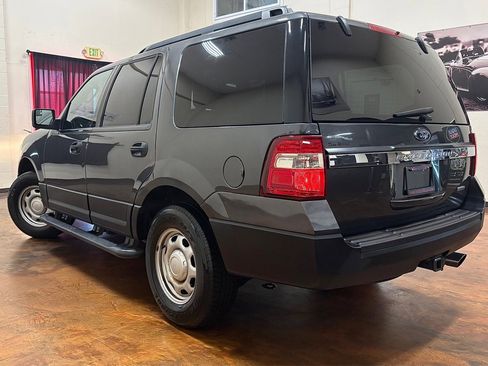 Used 2016 Ford Expedition XL RWD image 2