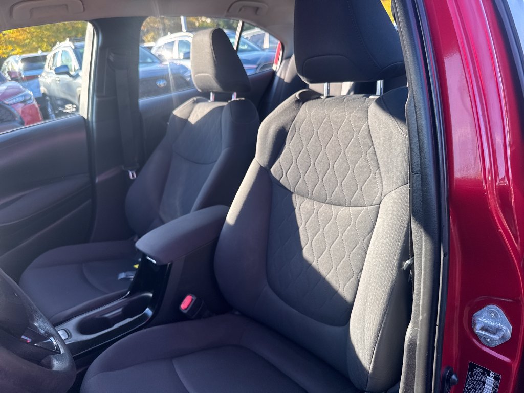 Used 2021 Toyota Corolla LE w/ LE Convenience Package FWD image 14