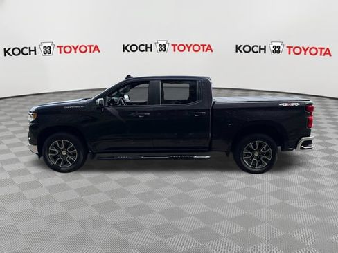 Used 2022 Chevrolet Silverado 1500 LT AWD/4WD image 4