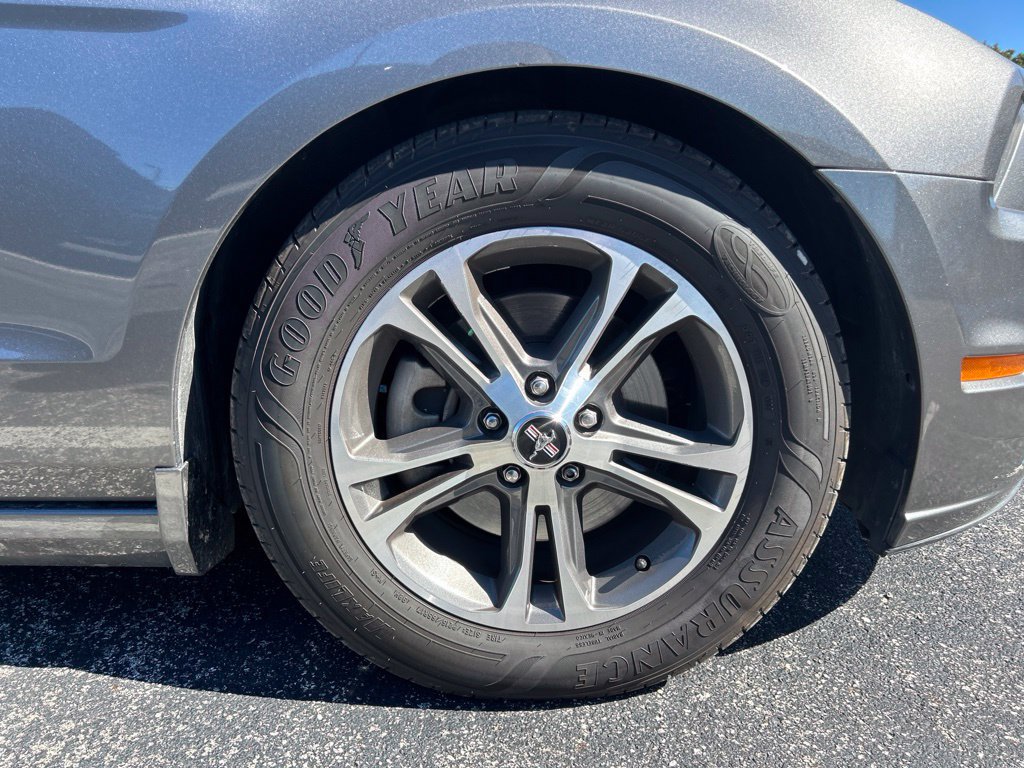 Used 2013 Ford Mustang Premium RWD image 40