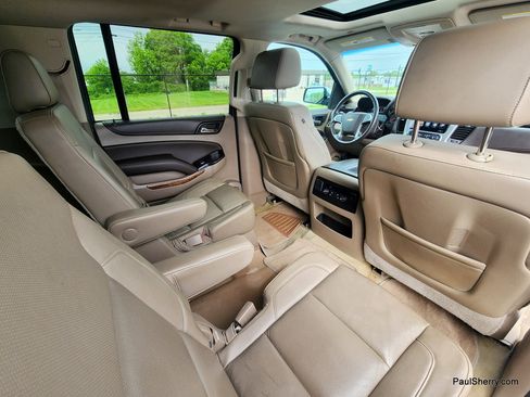 Used 2016 Chevrolet Suburban LTZ RWD image 43