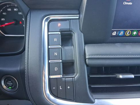 Used 2024 Chevrolet Suburban LS RWD image 21