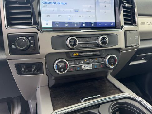 Used 2022 Ford F250 Lariat w/ Lariat Ultimate Package image 17