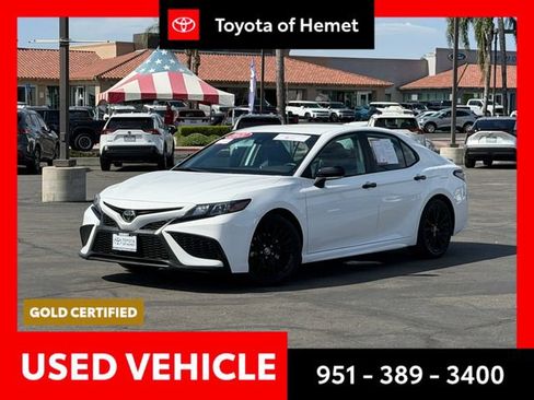 Used 2021 Toyota Camry SE w/ Convenience Package FWD image 1
