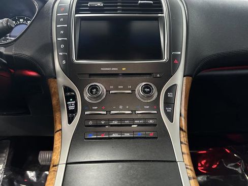 Used 2016 Lincoln MKX Reserve w/ Climate Package image 9