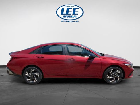 Certified 2025 Hyundai Elantra Sport image 2