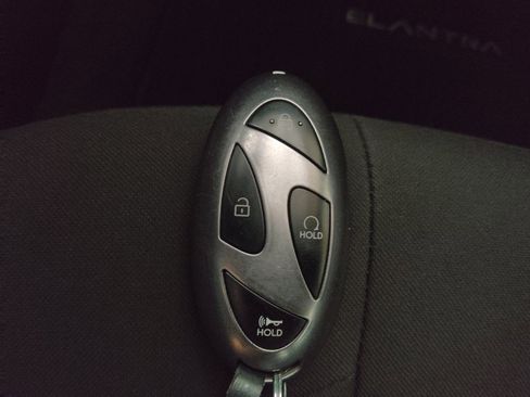 Used 2025 Hyundai Elantra Sport FWD image 32