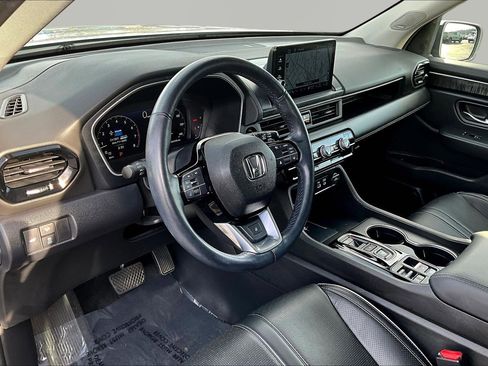 Used 2023 Honda Pilot Elite image 16
