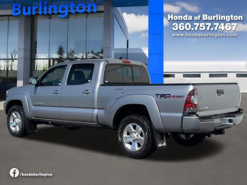 Used 2015 Toyota Tacoma 4x4 Double Cab w/ TRD Sport Package image 4