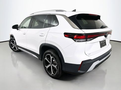 New 2025 Volkswagen Tiguan SE image 5