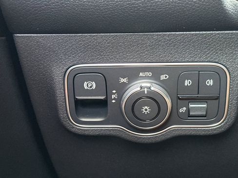 New 2025 Mercedes-Benz GLB 250 image 26