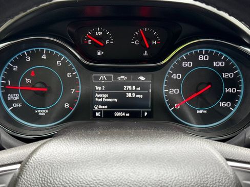 Used 2017 Chevrolet Cruze Premier FWD image 23