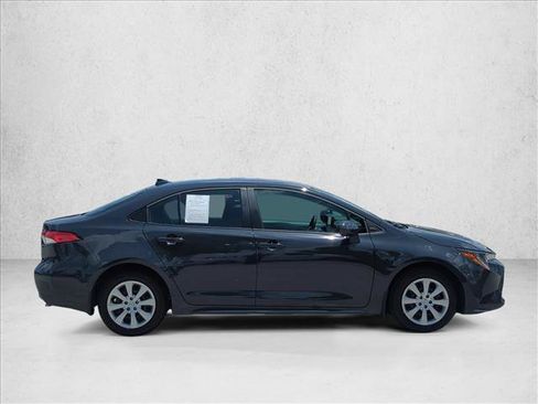 Used 2025 Toyota Corolla LE FWD image 4