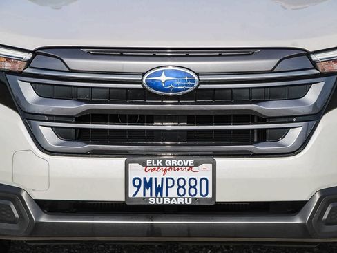Used 2025 Subaru Forester Premium AWD/4WD image 24