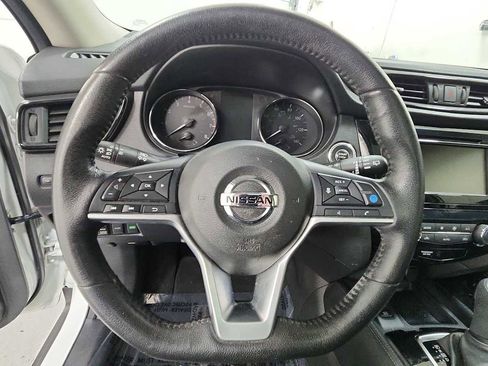 Used 2019 Nissan Rogue SL w/ Premium Package image 16