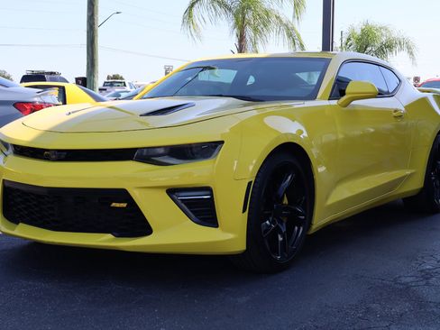 Used 2016 Chevrolet Camaro SS image 2