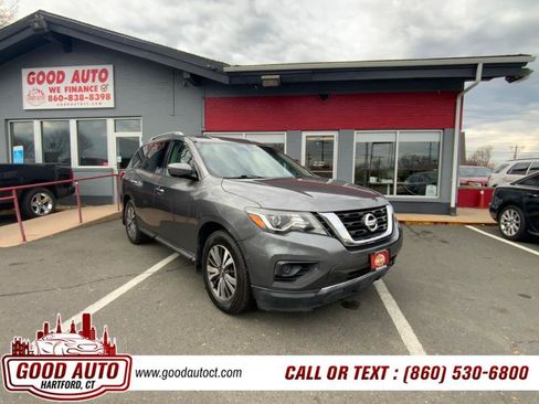 Used 2017 Nissan Pathfinder S image 3