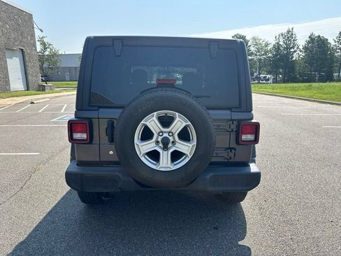 Used 2019 Jeep Wrangler Unlimited Sport S AWD/4WD image 6